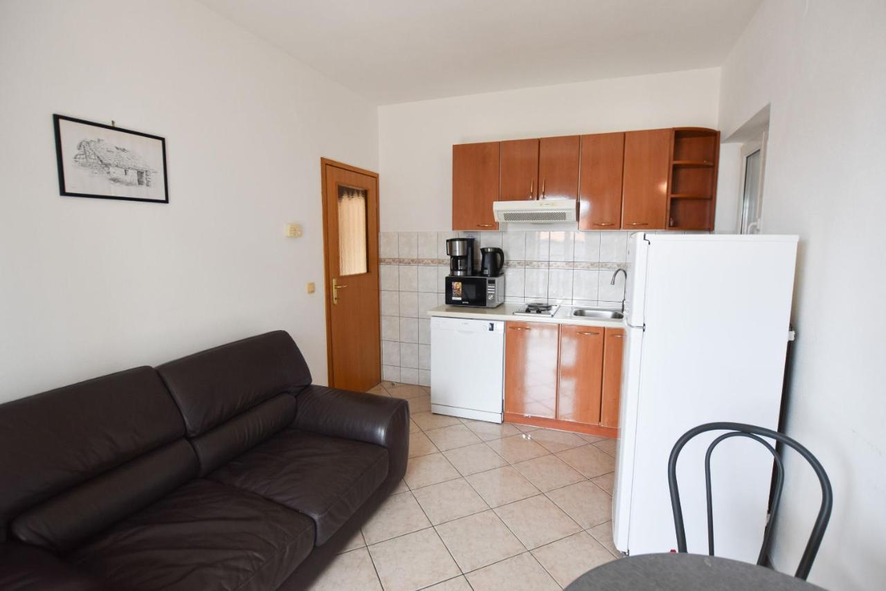 Apartments Karmen I Primošten Esterno foto